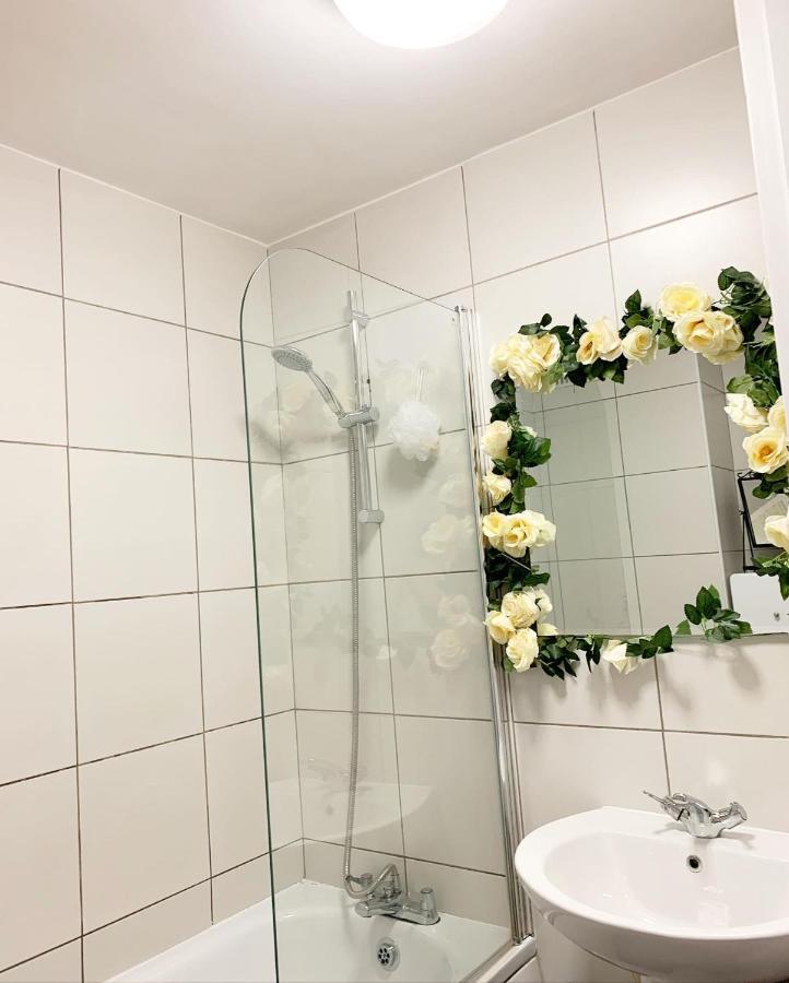 Апартаменти Garden Beautiful Cozy Flat , Recent Decorated. Лондон Екстер'єр фото
